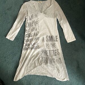 Quarter sleeve- gray and white graphic midi dress